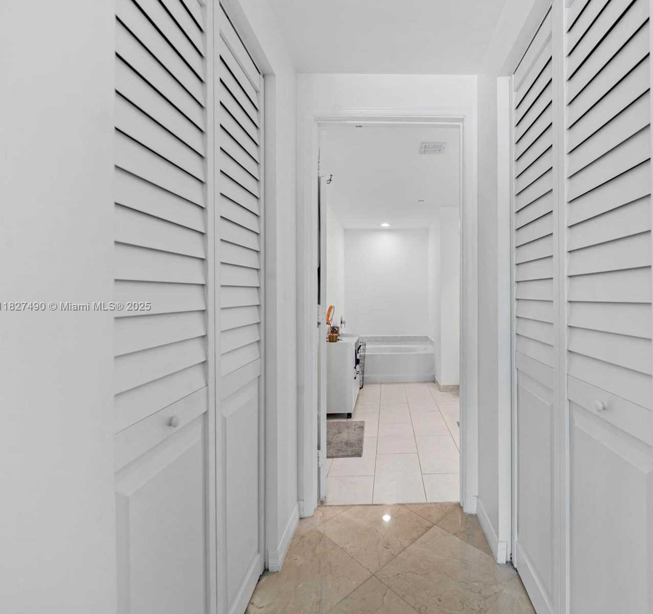 Small Image of 950 BRICKELL BAY DR #1807, Miami Number 11