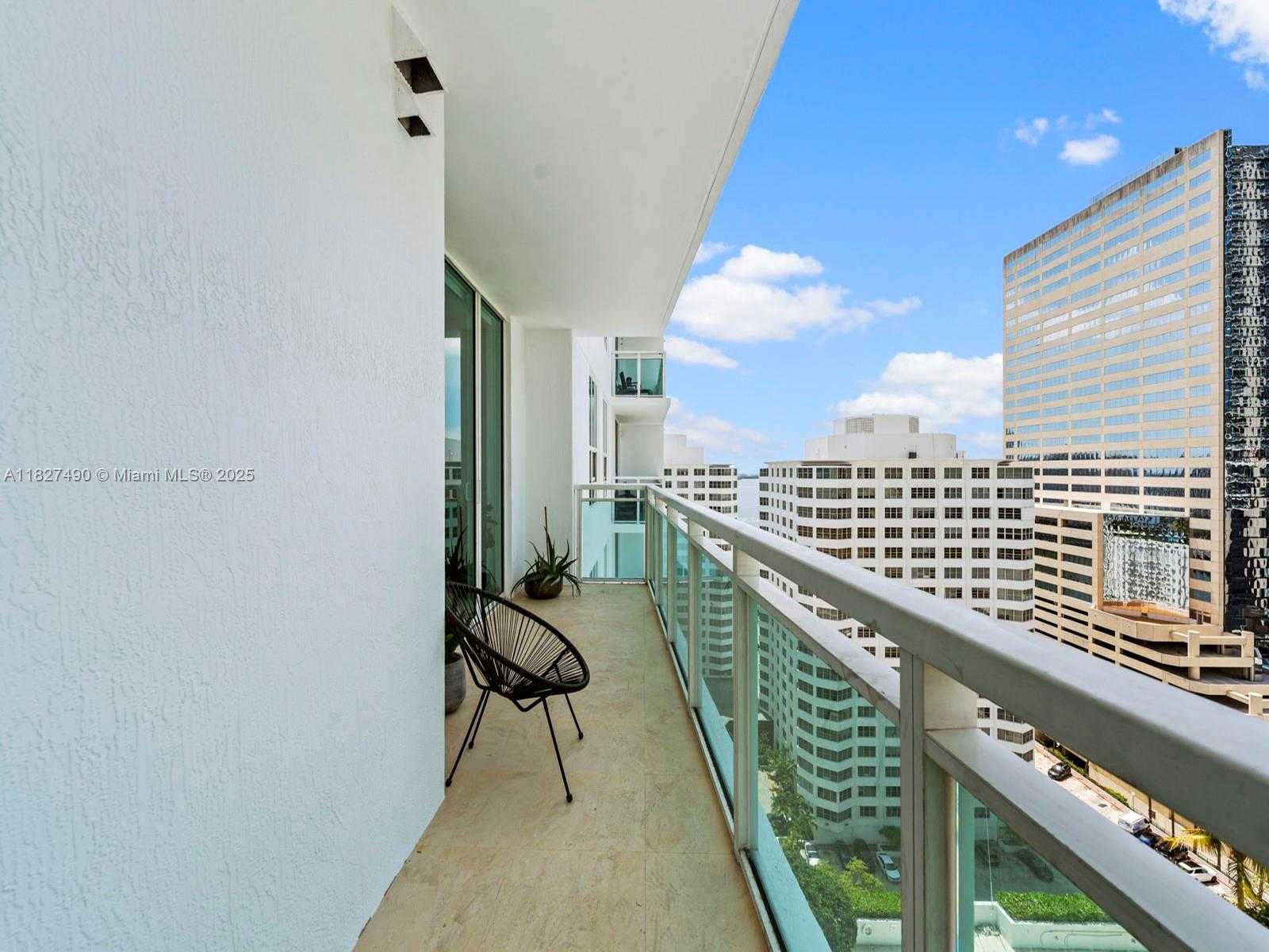 Small Image of 950 BRICKELL BAY DR #1807, Miami Number 2