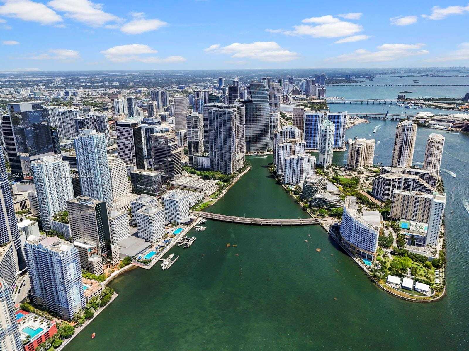 Small Image of 950 BRICKELL BAY DR #1807, Miami Number 24