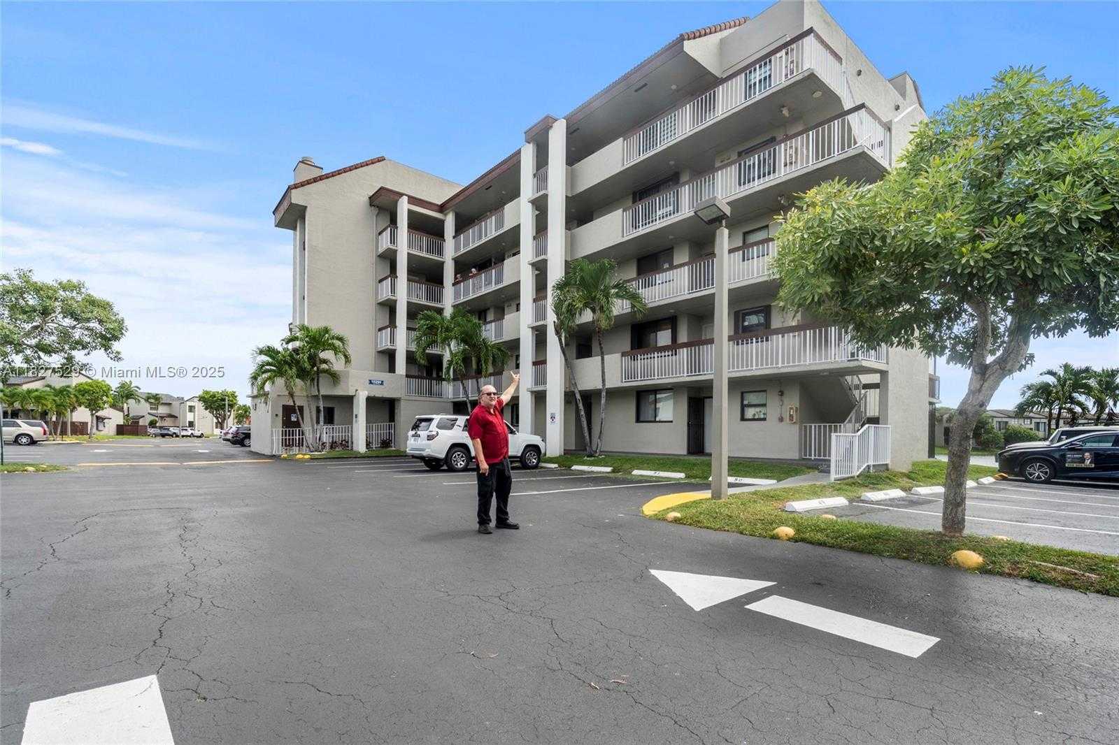 Small Image of 10290 NORTH WEST 9TH ST CIR #511, Miami Number 26