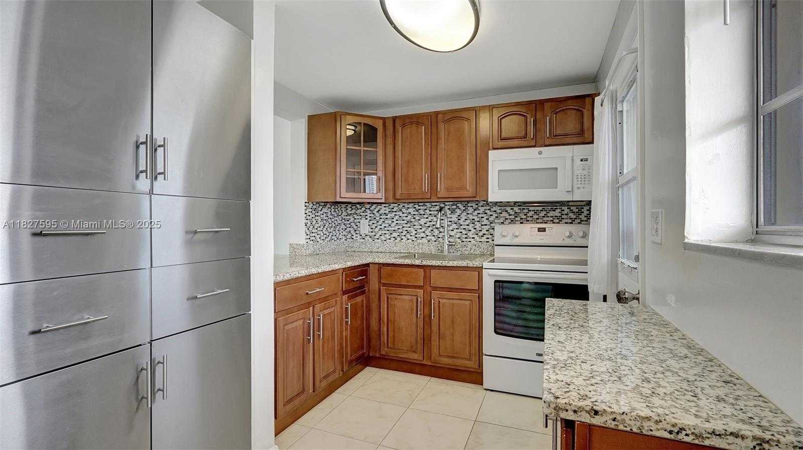 Small Image of 2905 POINT EAST DR #L514, Aventura Number 10