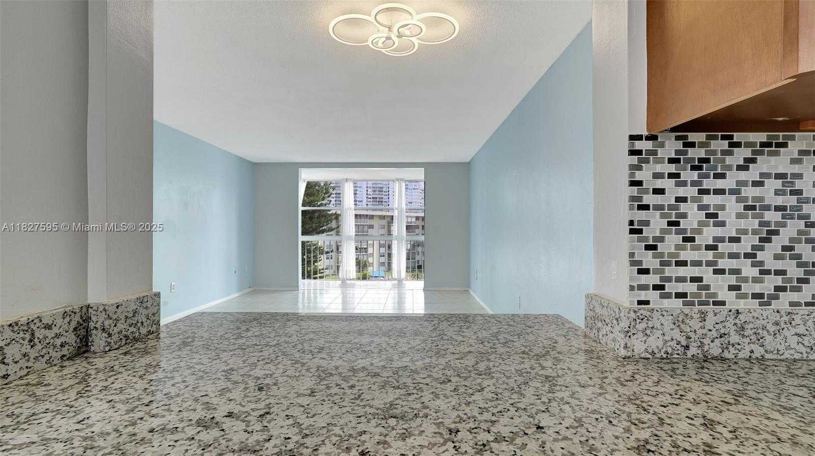 Small Image of 2905 POINT EAST DR #L514, Aventura Number 14