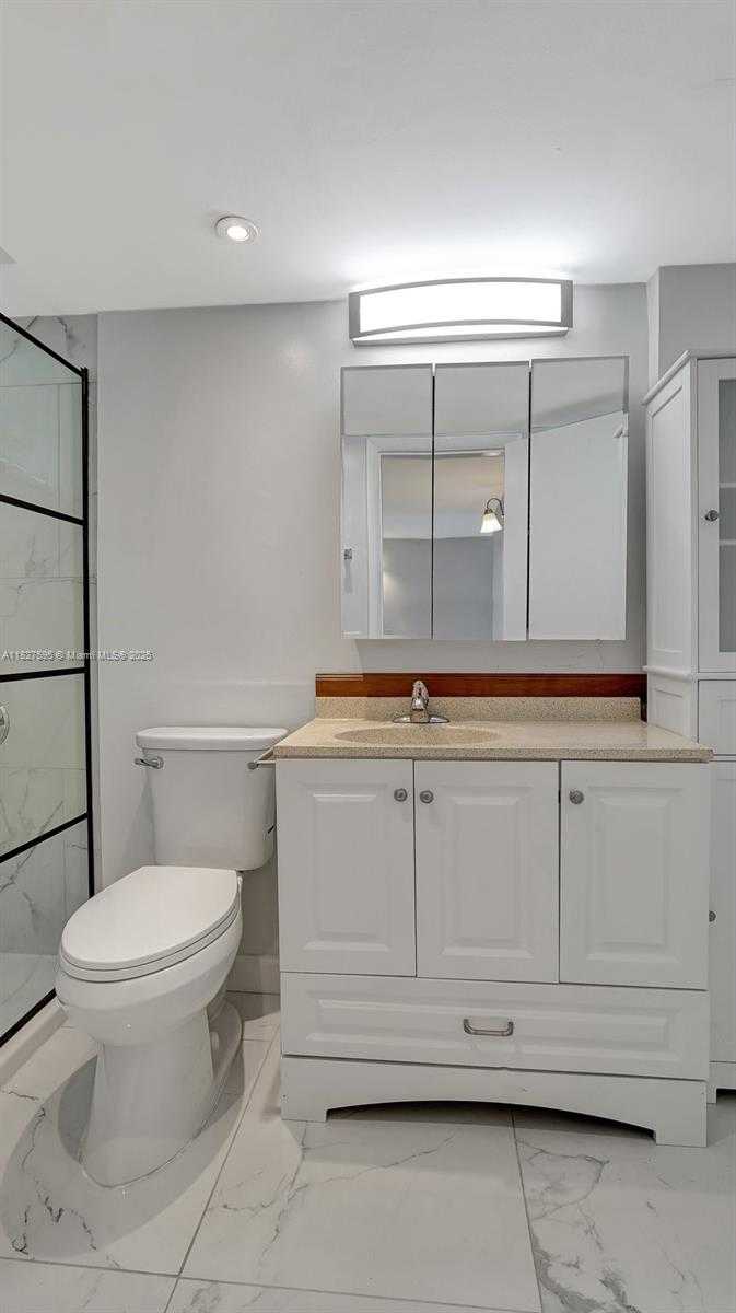 Small Image of 2905 POINT EAST DR #L514, Aventura Number 22