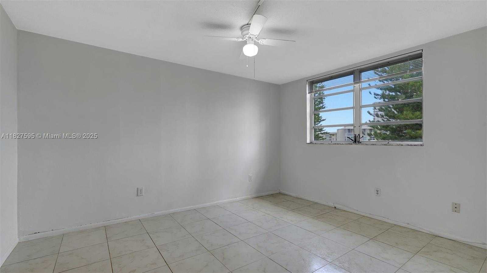 Small Image of 2905 POINT EAST DR #L514, Aventura Number 24