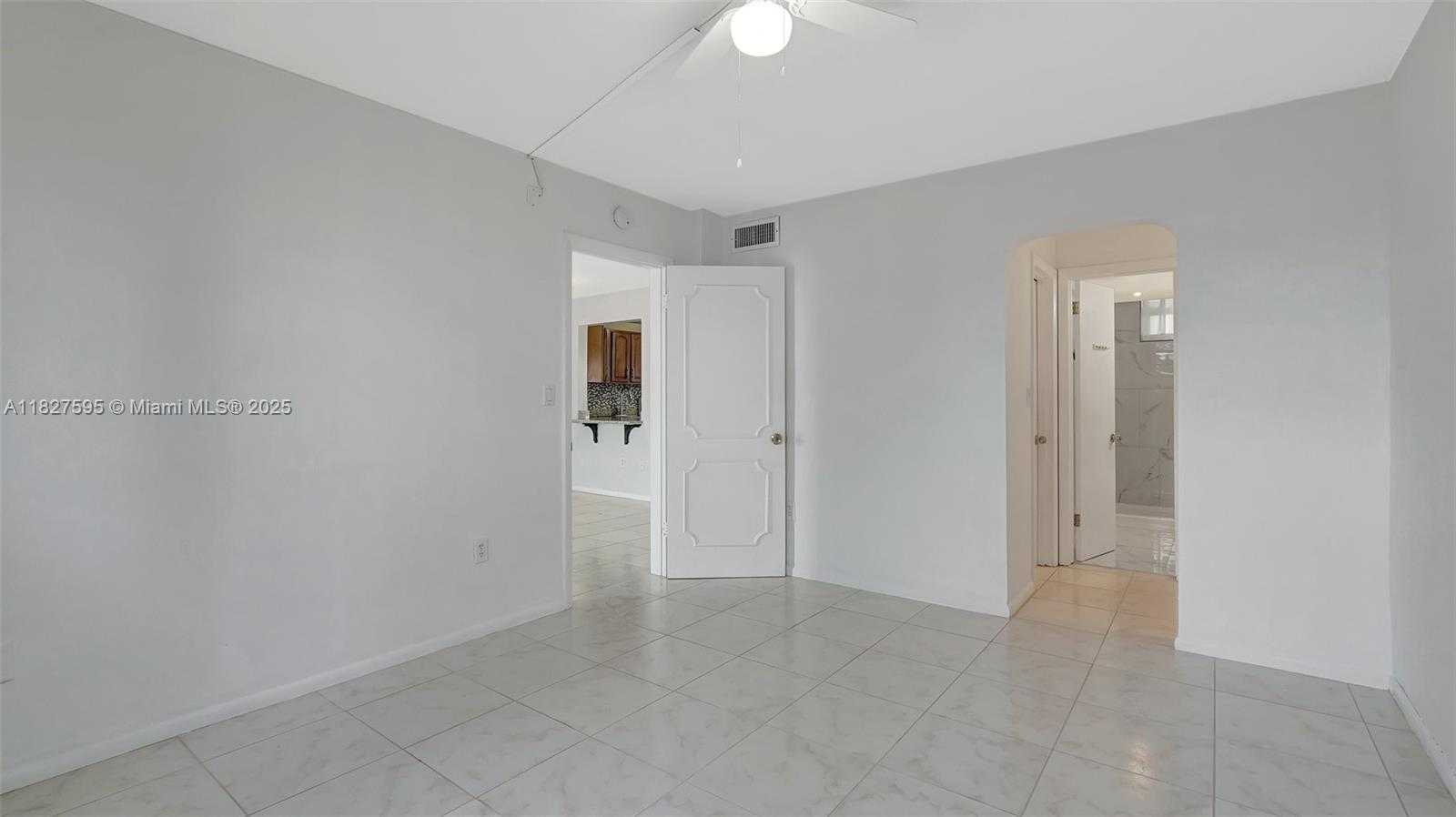 Small Image of 2905 POINT EAST DR #L514, Aventura Number 27