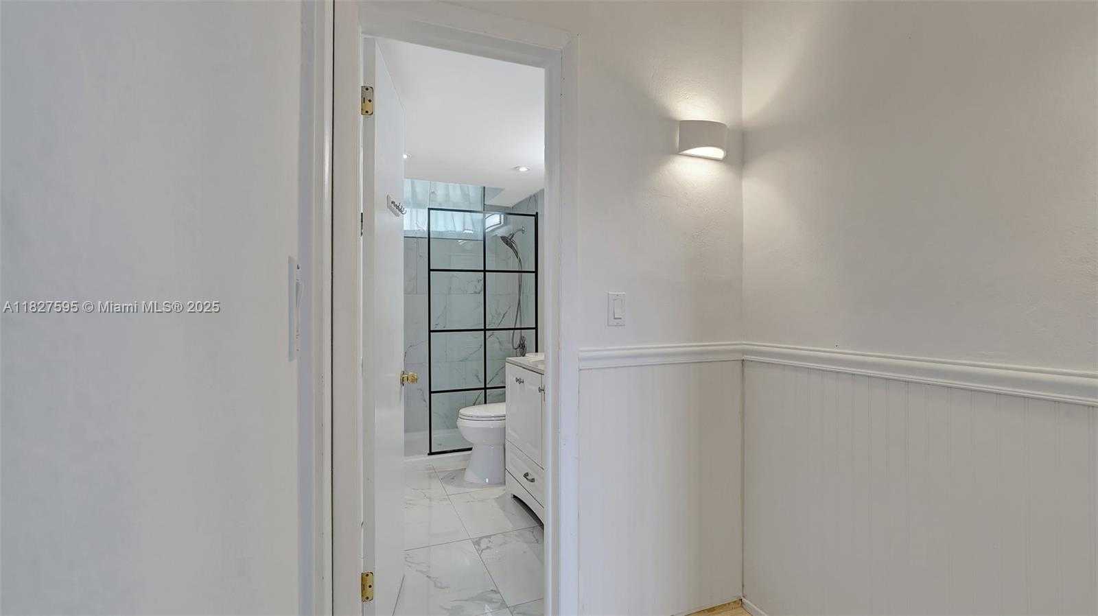 Small Image of 2905 POINT EAST DR #L514, Aventura Number 31