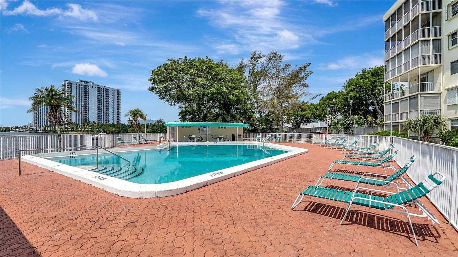 Small Image of 2905 POINT EAST DR #L514, Aventura Number 35