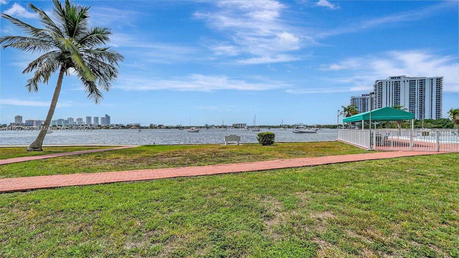 Small Image of 2905 POINT EAST DR #L514, Aventura Number 37