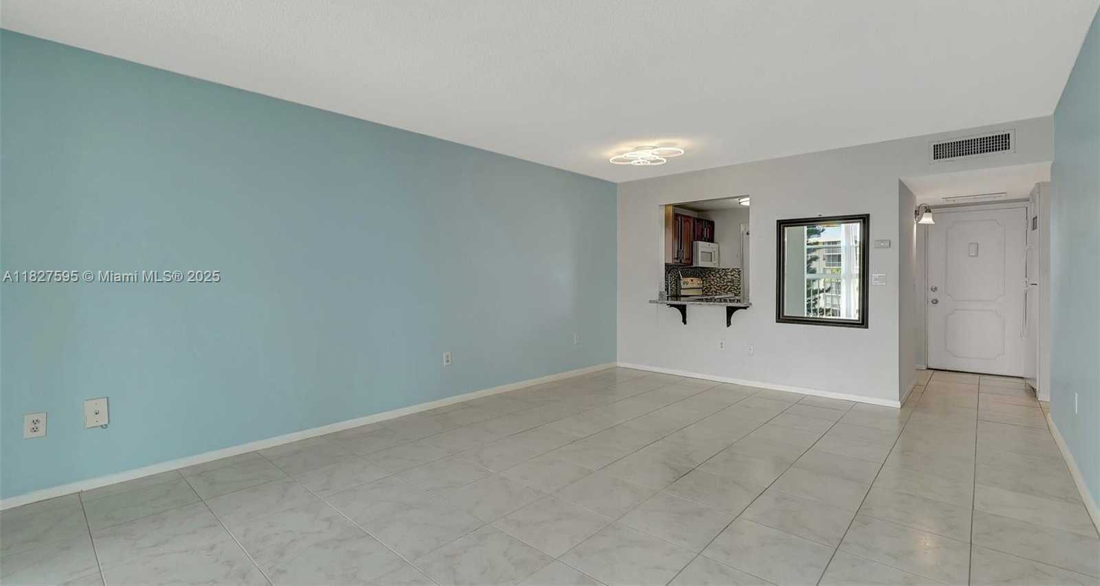 Small Image of 2905 POINT EAST DR #L514, Aventura Number 4