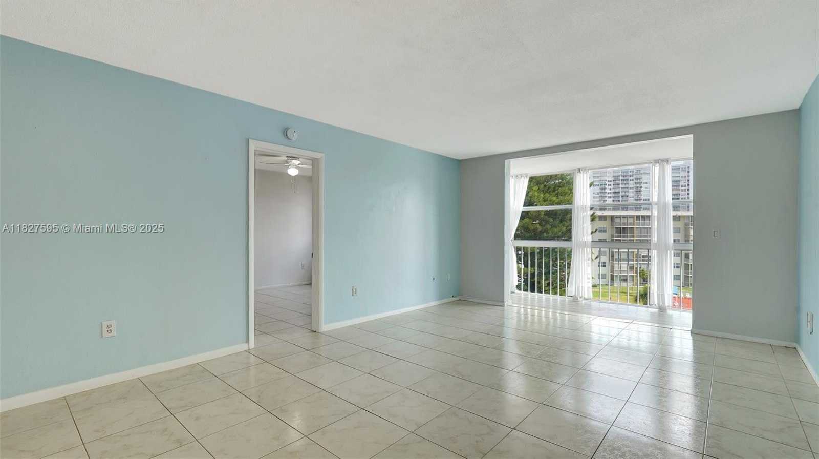 Small Image of 2905 POINT EAST DR #L514, Aventura Number 8