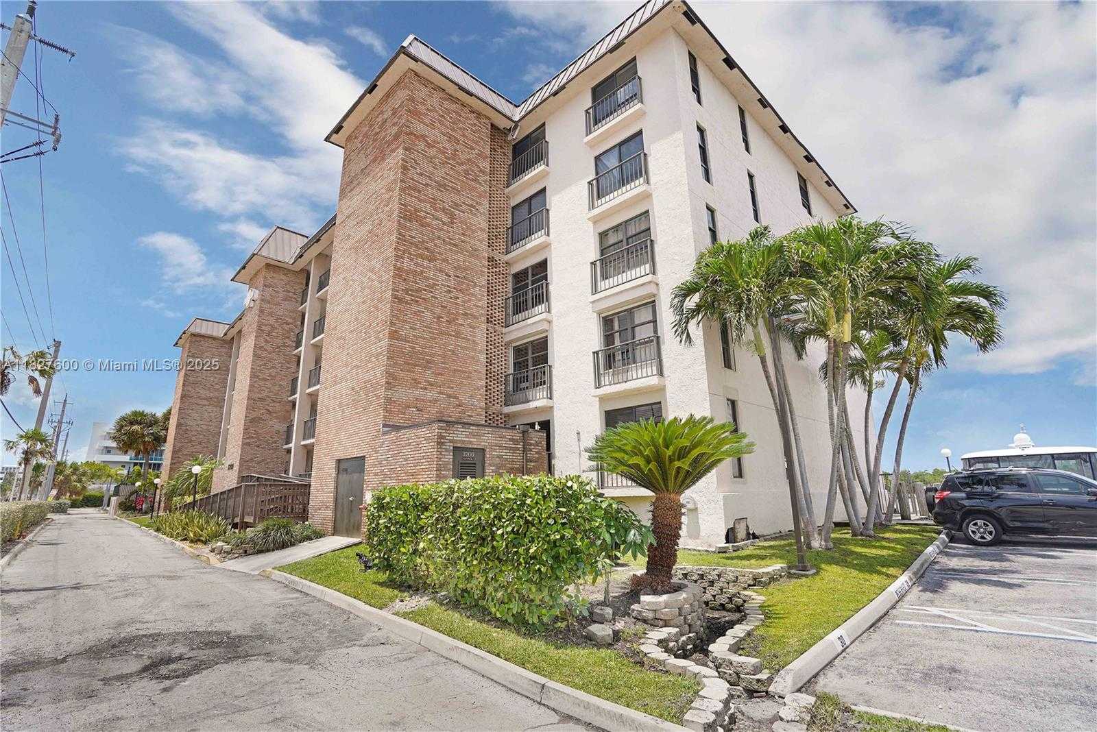 Small Image of 3200 NORTH OCEAN DR #105, Hollywood Number 8