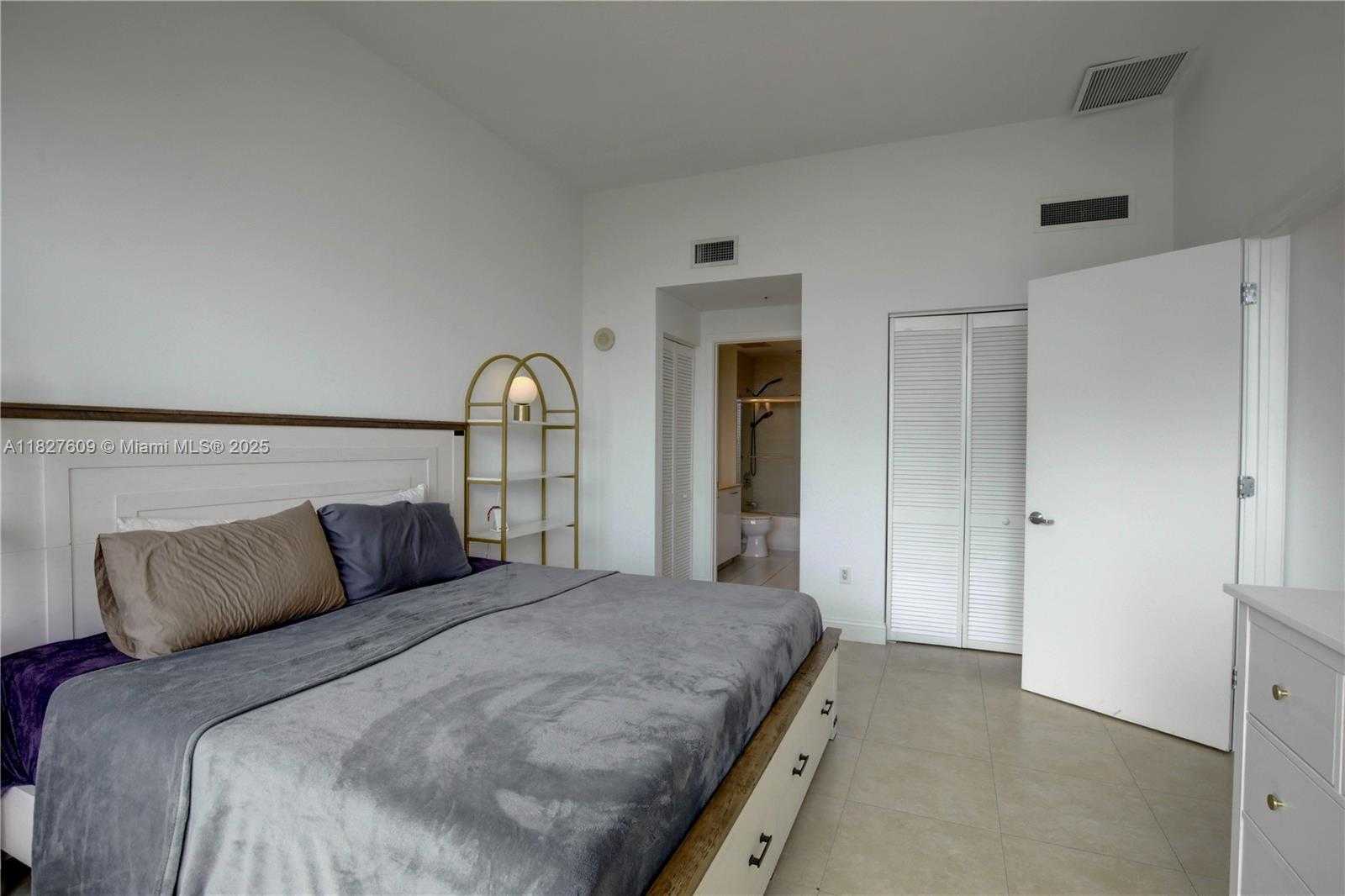 Small Image of 3470 EAST COAST AVE #H0604, Miami Number 14