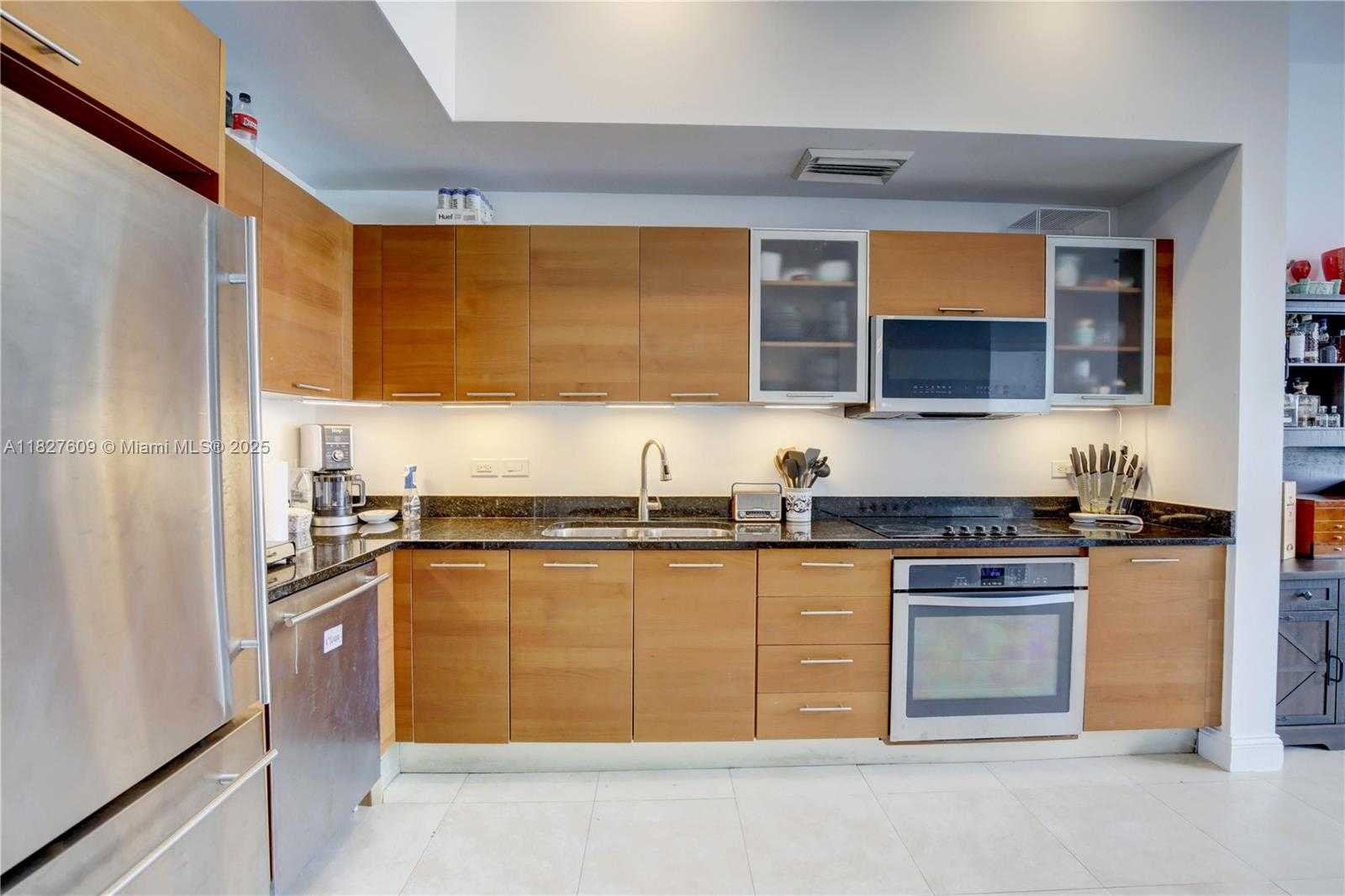 Small Image of 3470 EAST COAST AVE #H0604, Miami Number 2