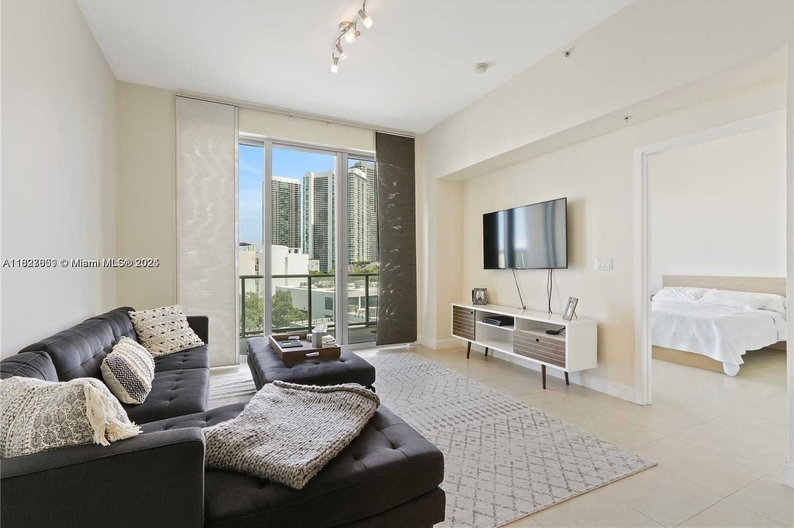 Small Image of 3470 EAST COAST AVE #H0604, Miami Number 45