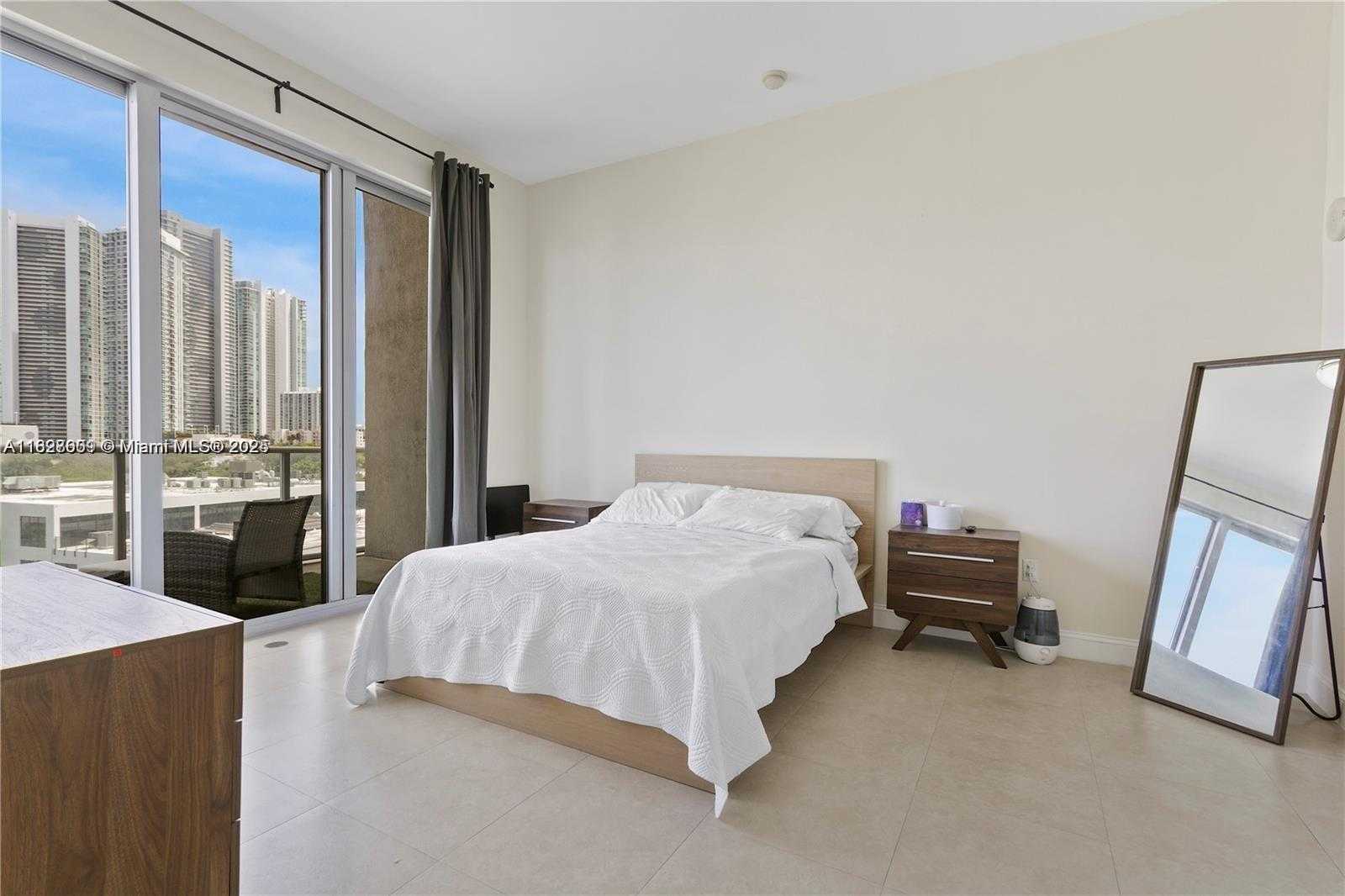 Small Image of 3470 EAST COAST AVE #H0604, Miami Number 46