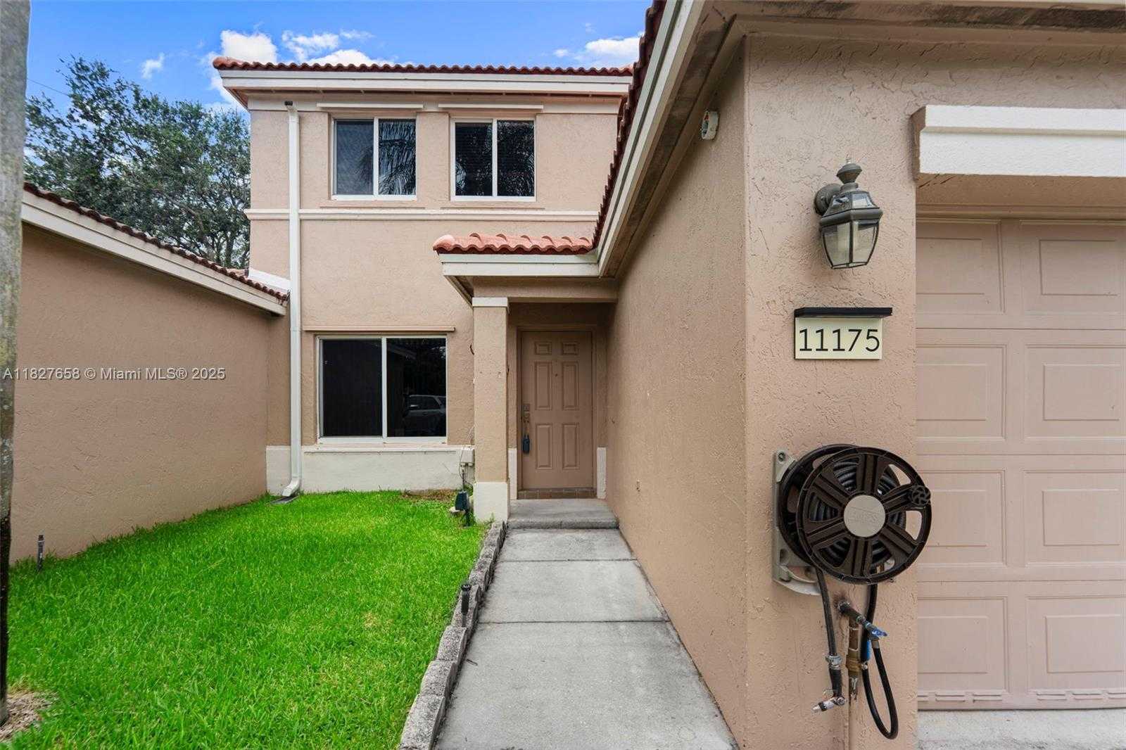 Small Image of 11175 SOUTH WEST 17TH MNR, Davie Number 4