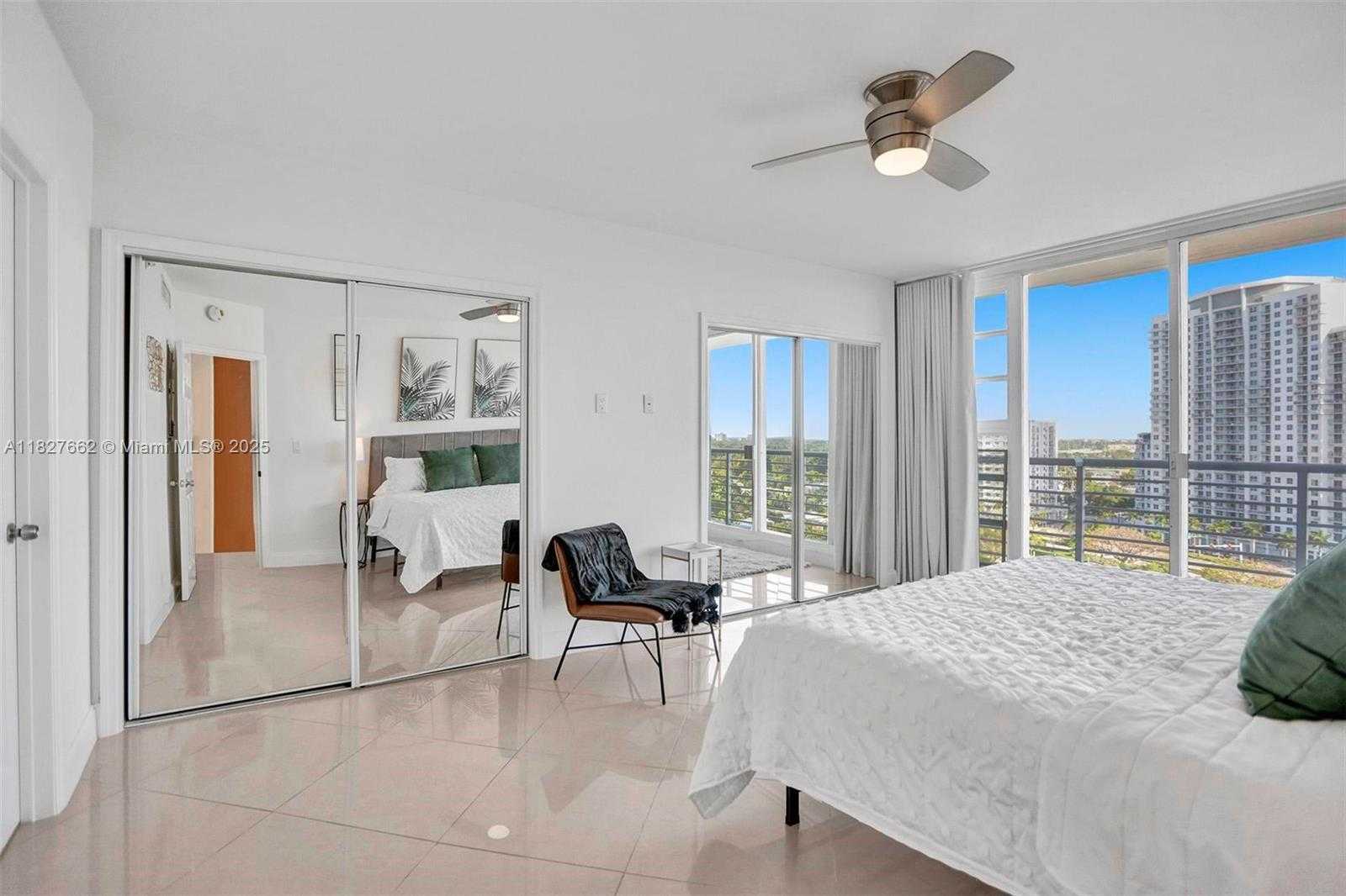 Small Image of 1720 HARRISON ST #14E, Hollywood Number 3
