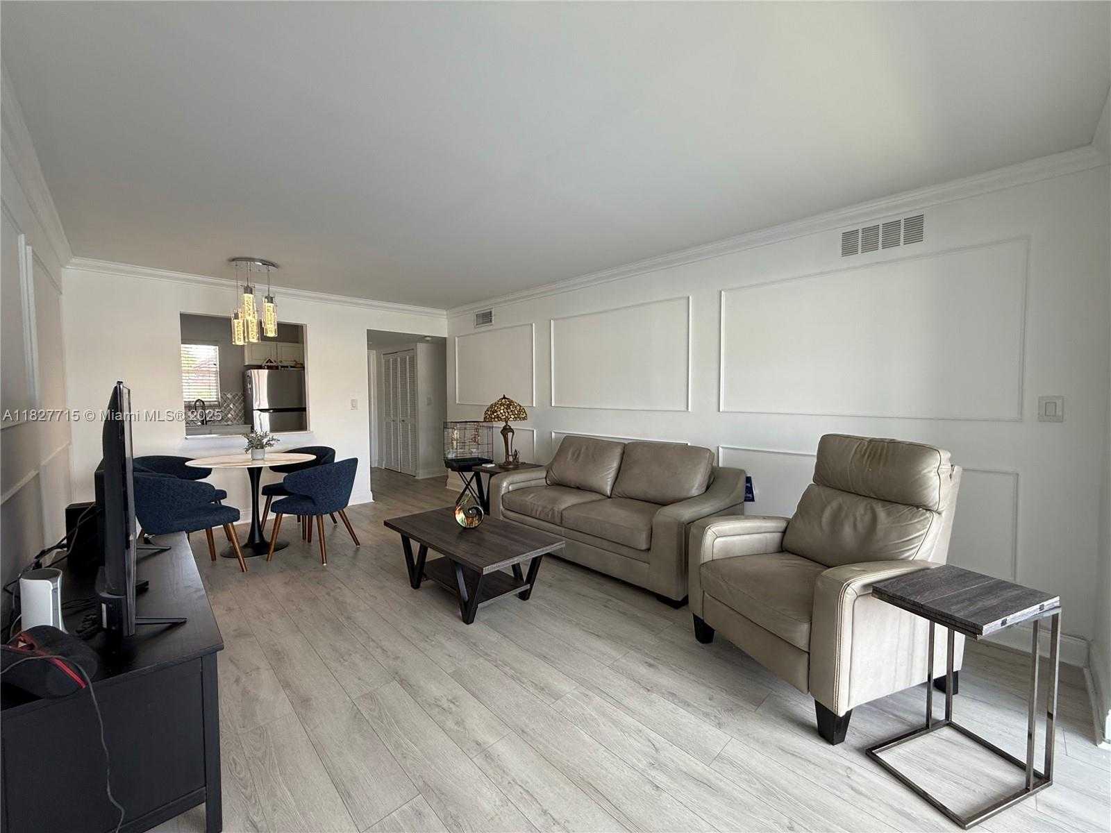 Small Image of 8880 SUNRISE LAKES BLVD #307, Sunrise Number 11