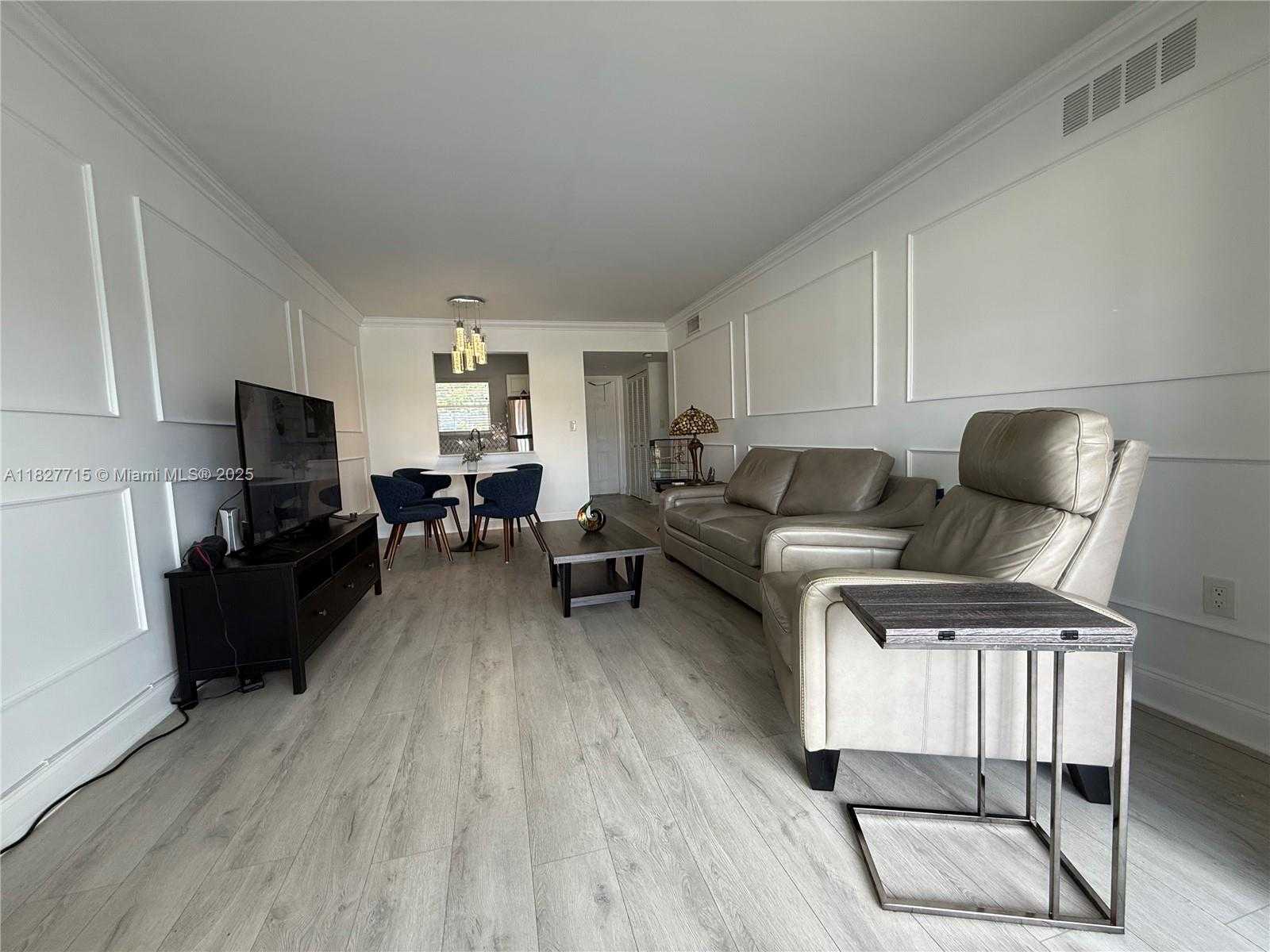 Small Image of 8880 SUNRISE LAKES BLVD #307, Sunrise Number 12