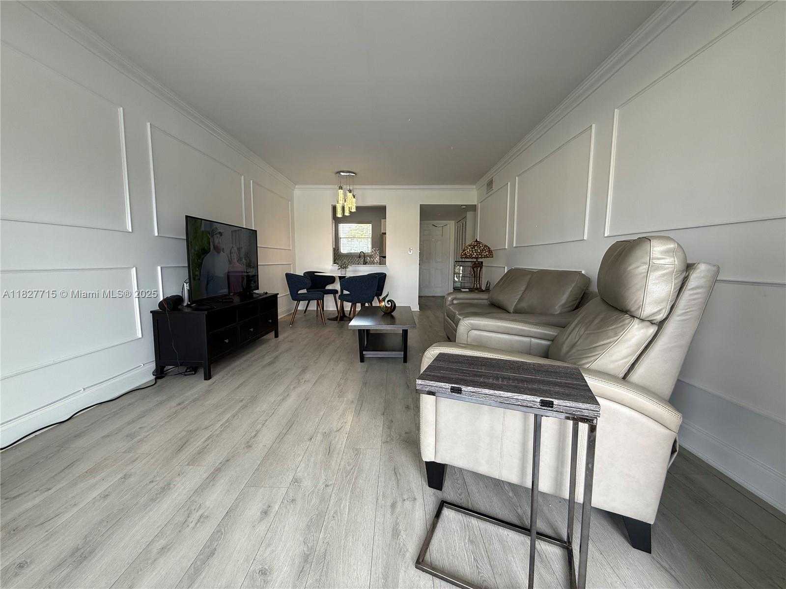 Small Image of 8880 SUNRISE LAKES BLVD #307, Sunrise Number 13