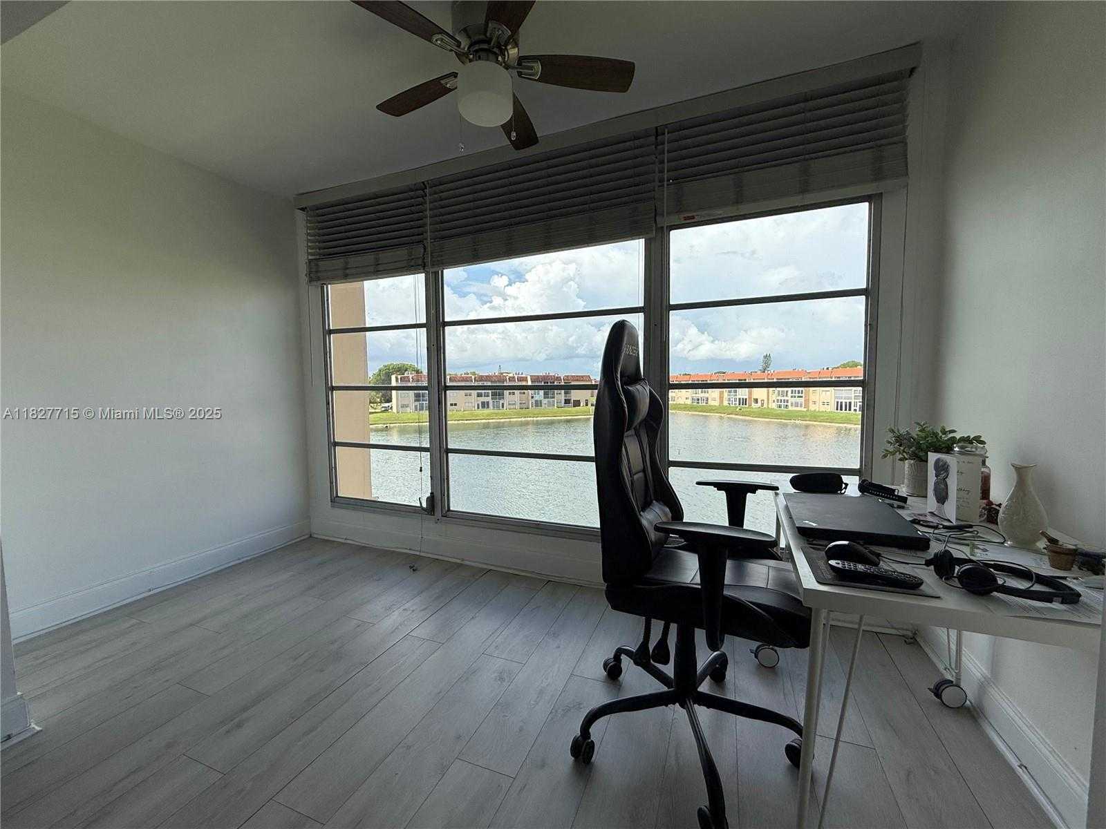 Small Image of 8880 SUNRISE LAKES BLVD #307, Sunrise Number 16