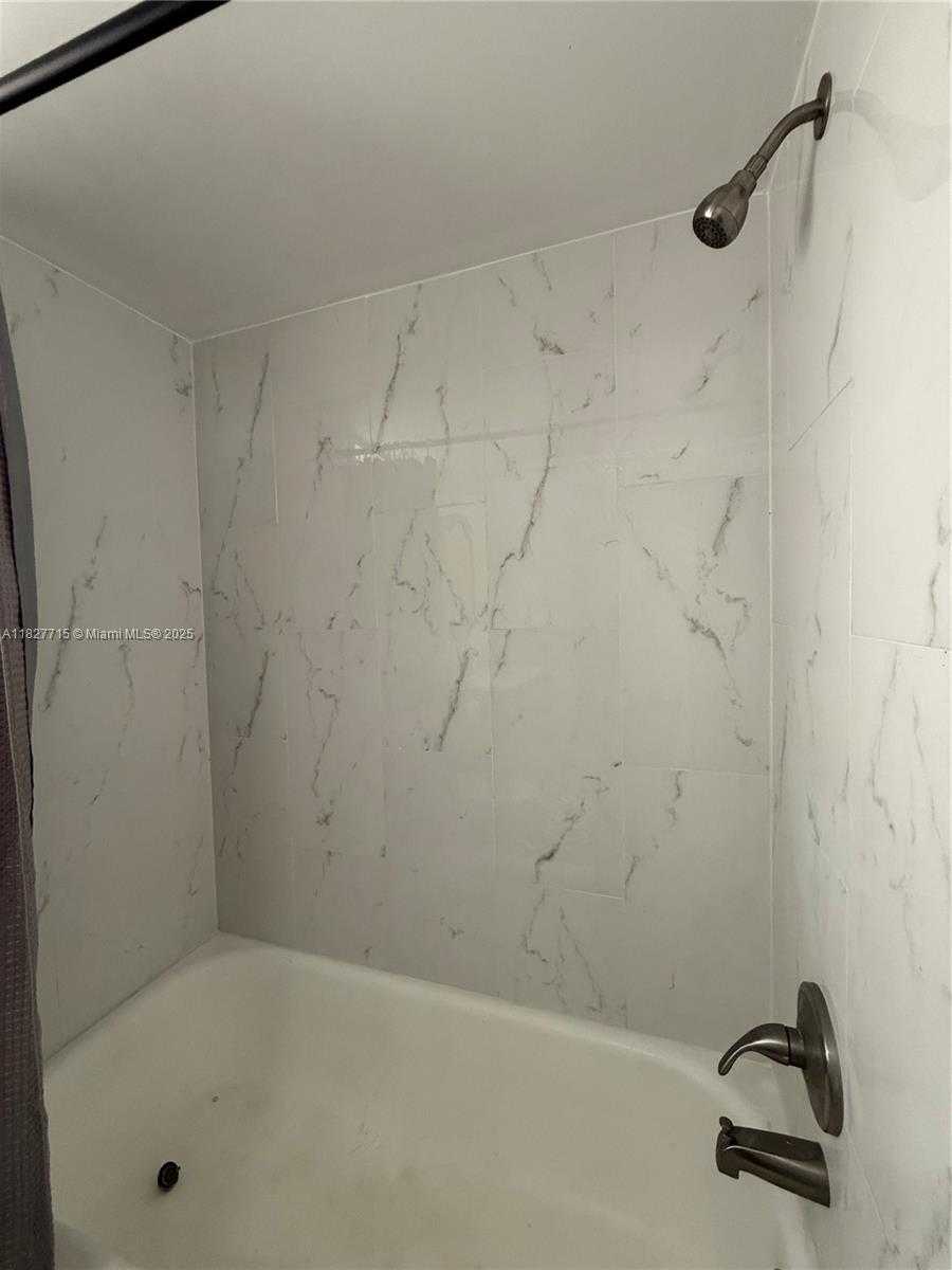 Small Image of 8880 SUNRISE LAKES BLVD #307, Sunrise Number 20