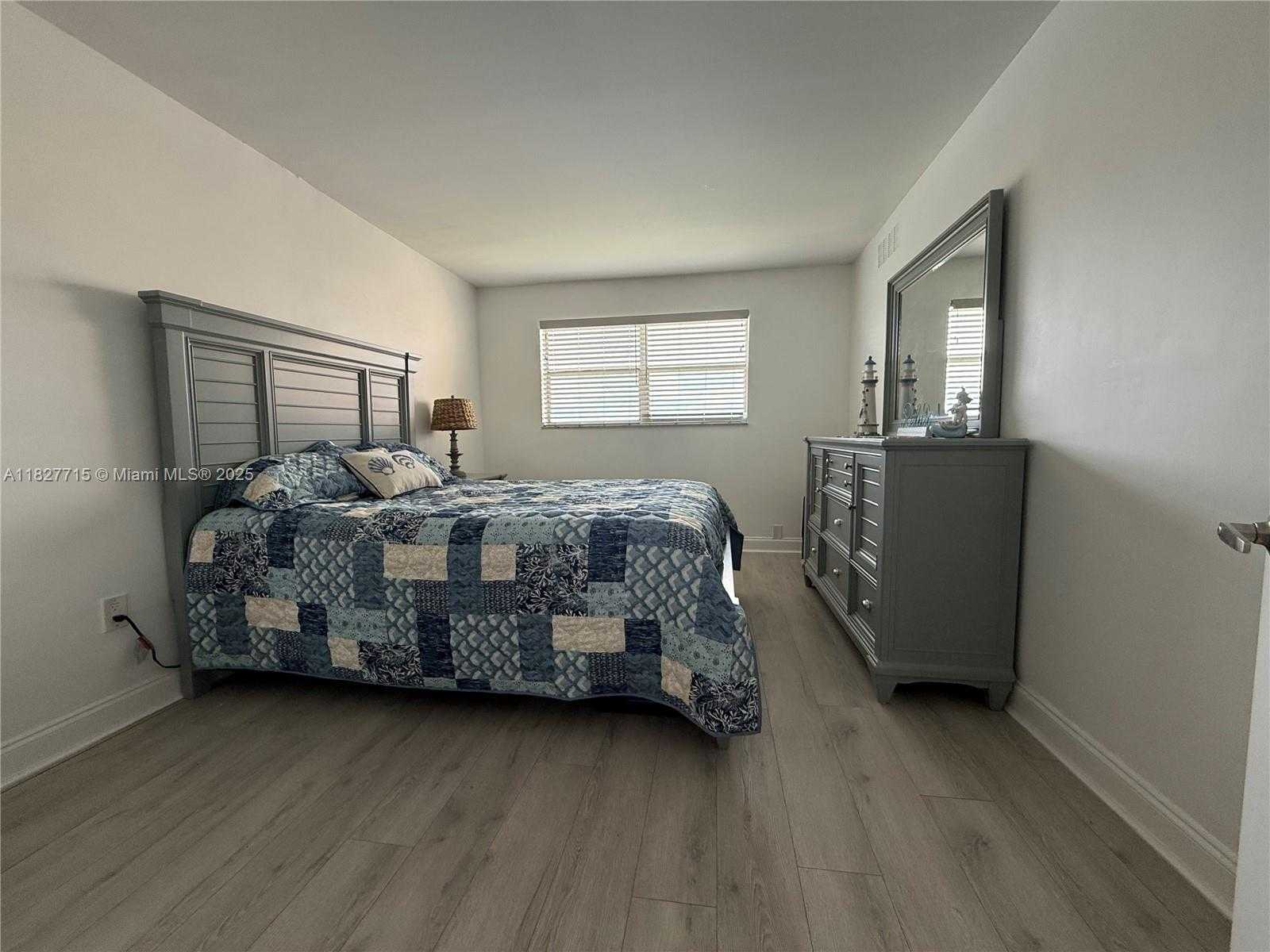 Small Image of 8880 SUNRISE LAKES BLVD #307, Sunrise Number 24