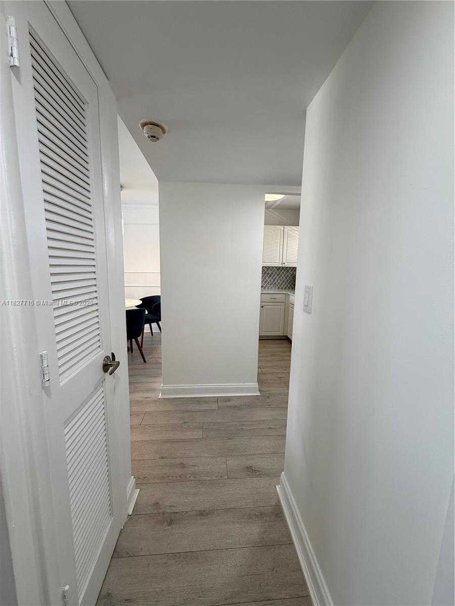 Small Image of 8880 SUNRISE LAKES BLVD #307, Sunrise Number 29