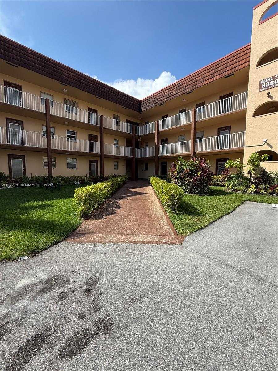Small Image of 8880 SUNRISE LAKES BLVD #307, Sunrise Number 43