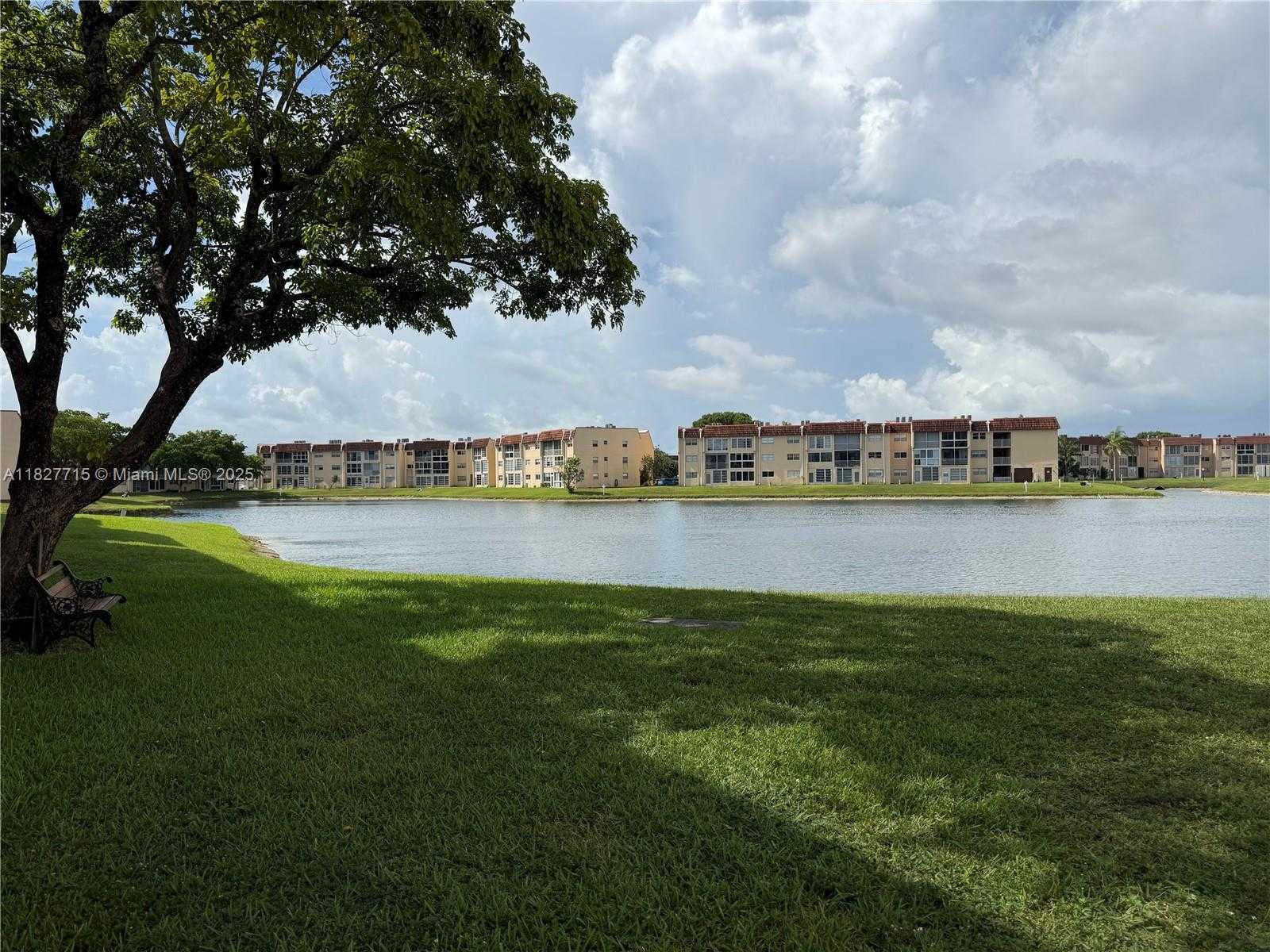 Small Image of 8880 SUNRISE LAKES BLVD #307, Sunrise Number 49