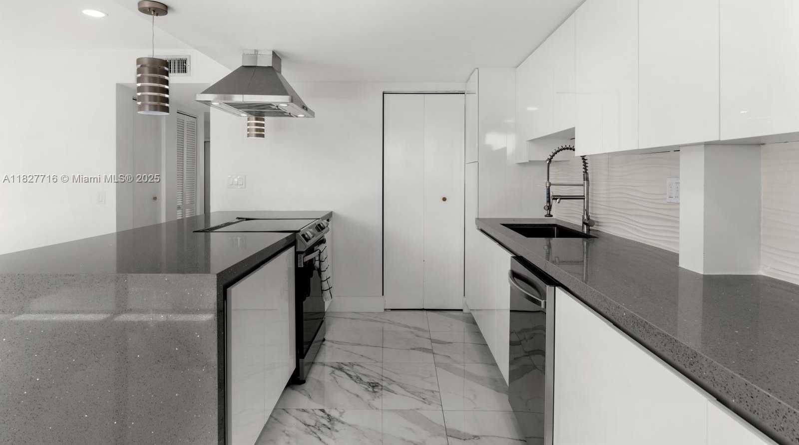 Small Image of 4162 SOUTH WEST 65 AVE #84, Davie Number 14
