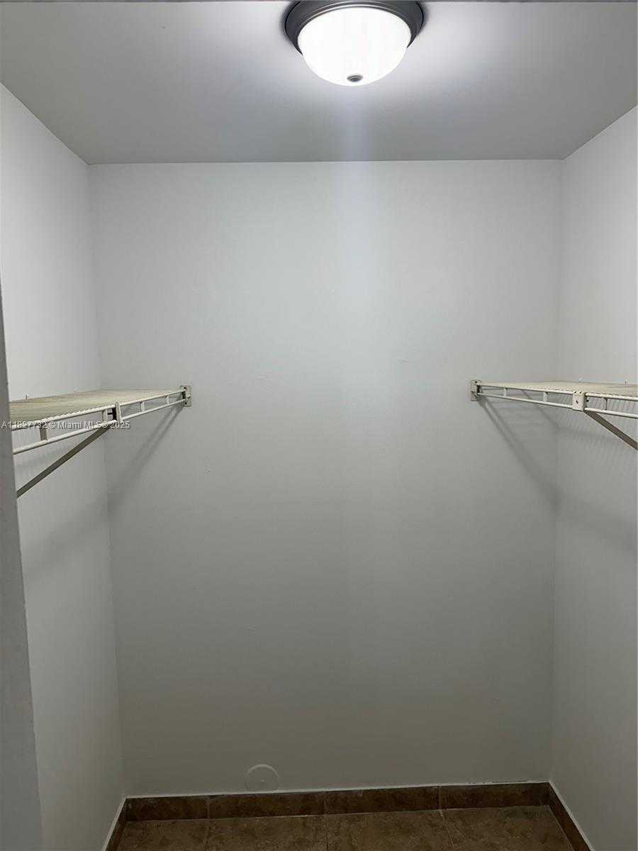 Small Image of 8100 GENEVA CT #142, Doral Number 4