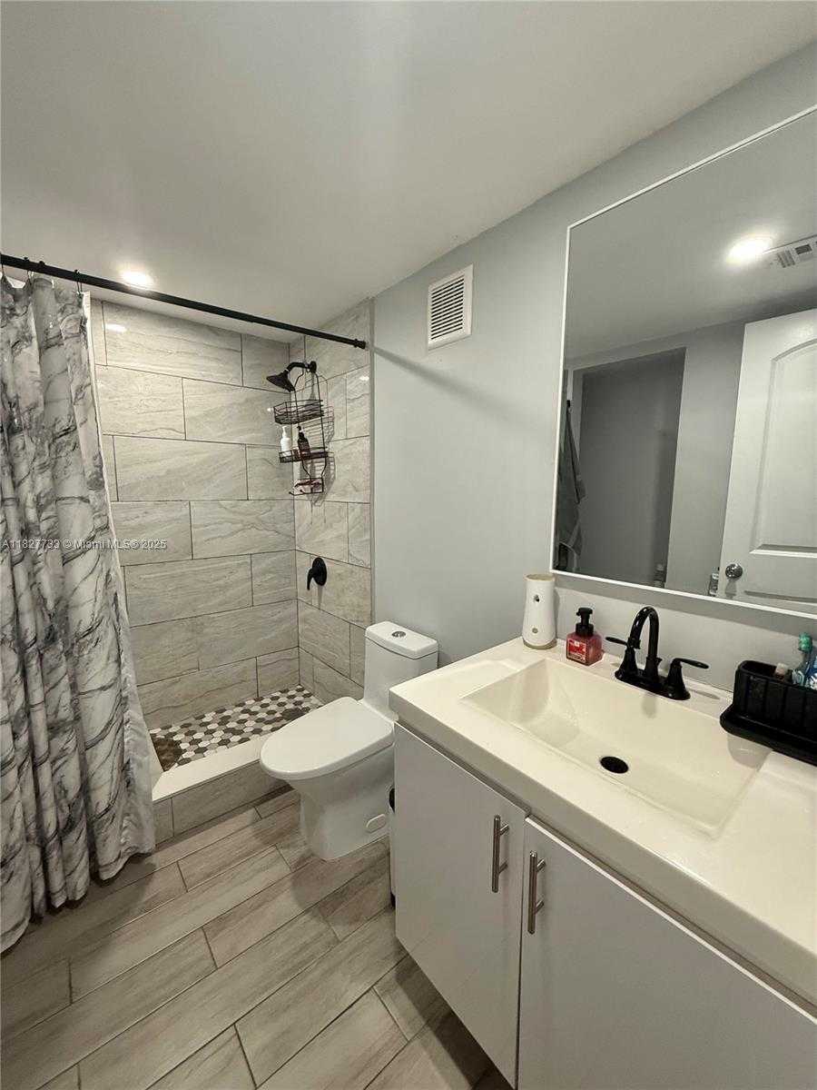 Small Image of 17425 NORTH WEST 67TH PL #F-13, Hialeah Number 10
