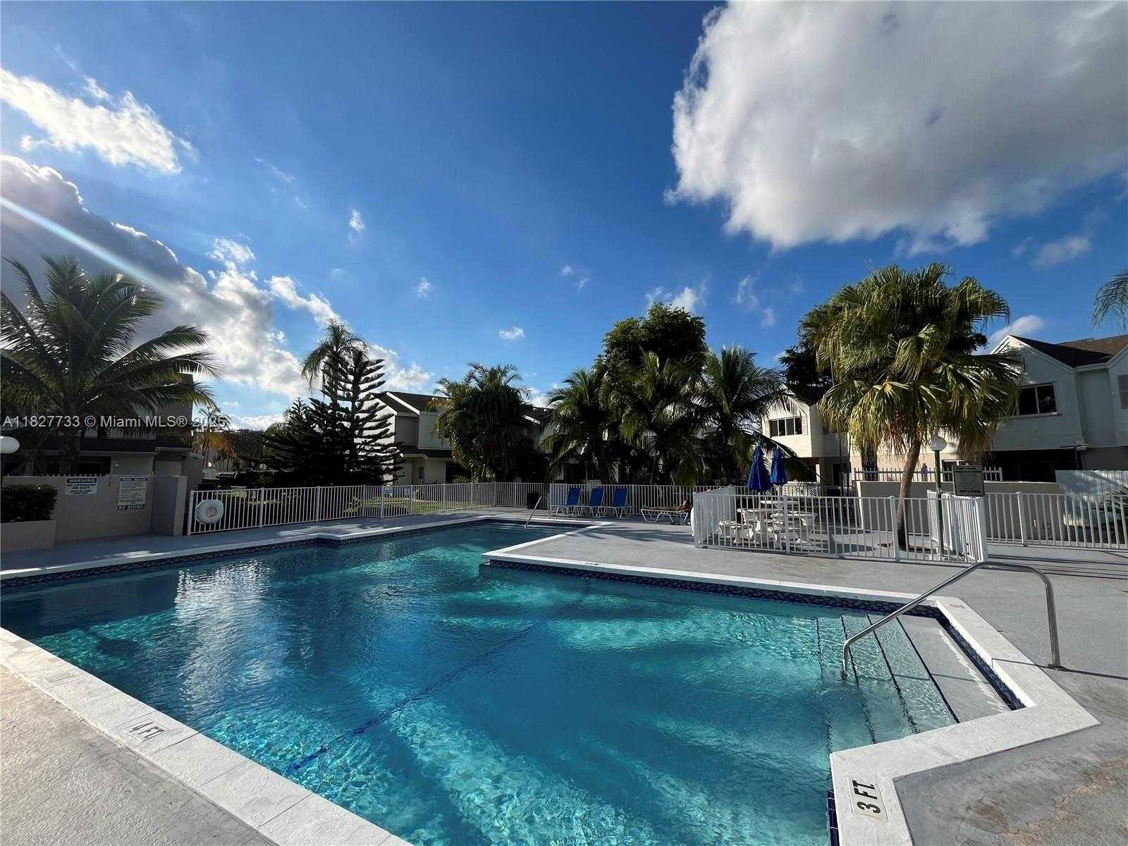 Small Image of 17425 NORTH WEST 67TH PL #F-13, Hialeah Number 14