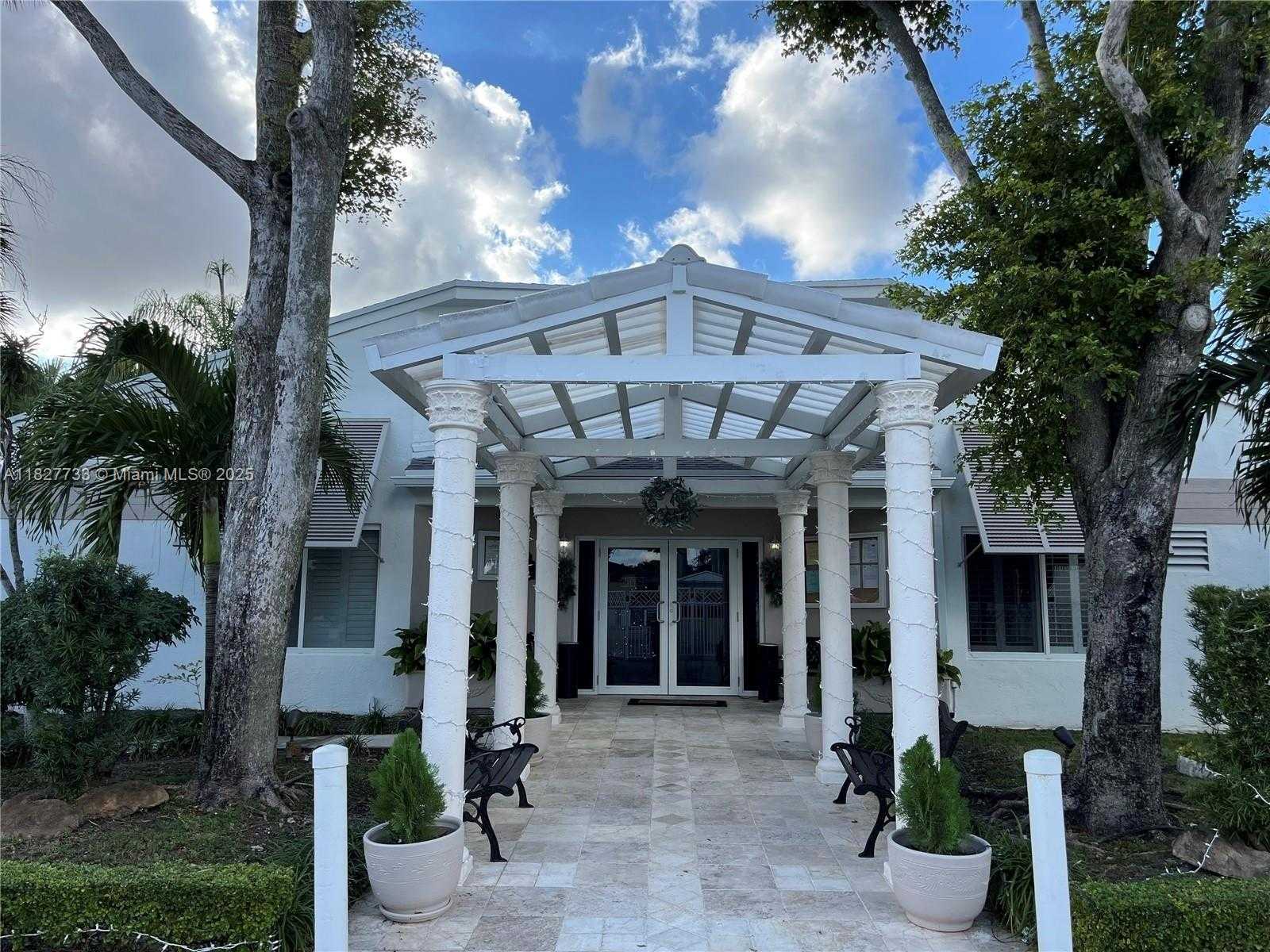 Small Image of 17425 NORTH WEST 67TH PL #F-13, Hialeah Number 20