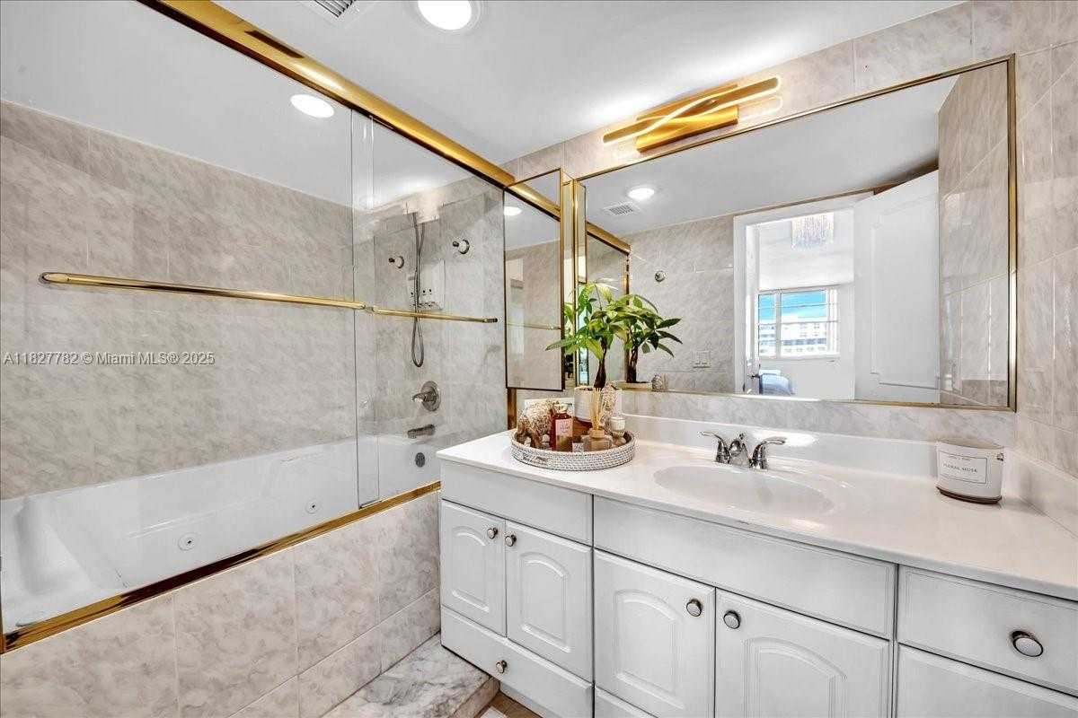 Small Image of 2851 NORTH EAST 183RD ST #2016E, Aventura Number 4