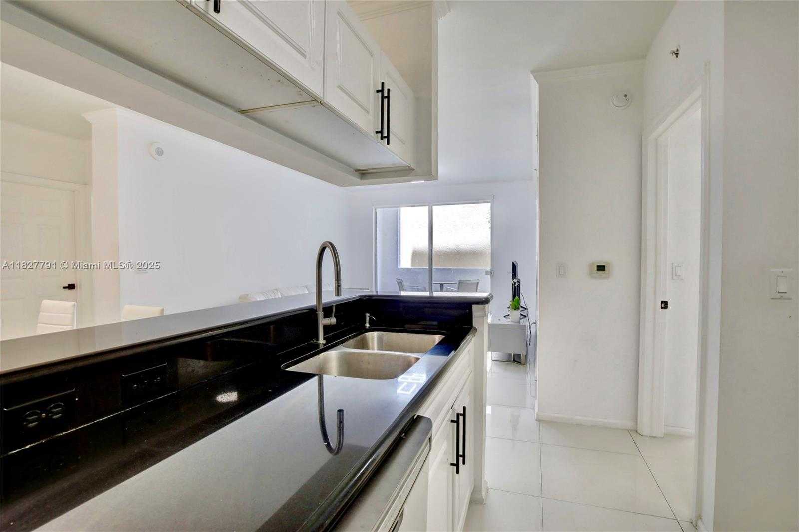 Small Image of 17150 NORTH BAY RD #2320, Sunny Isles Beach Number 11