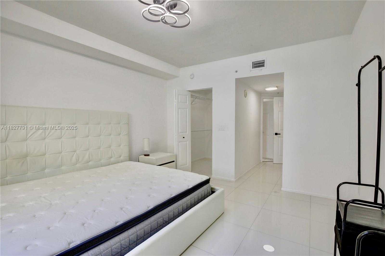 Small Image of 17150 NORTH BAY RD #2320, Sunny Isles Beach Number 13