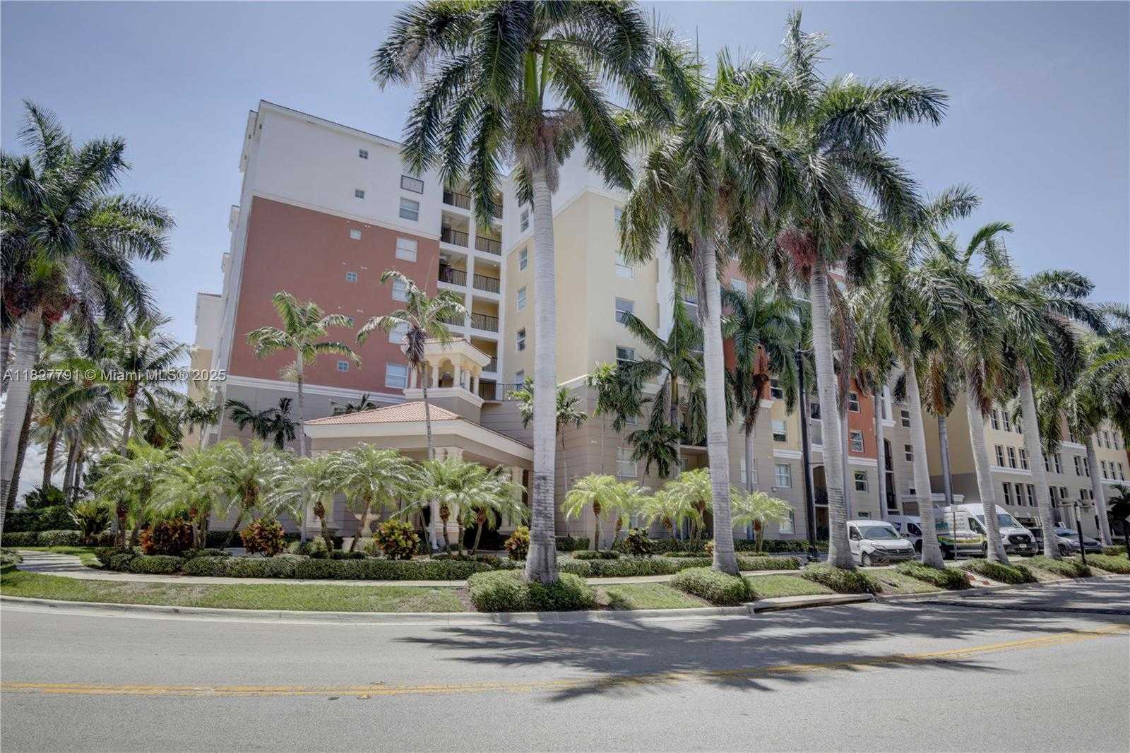 Small Image of 17150 NORTH BAY RD #2320, Sunny Isles Beach Number 23