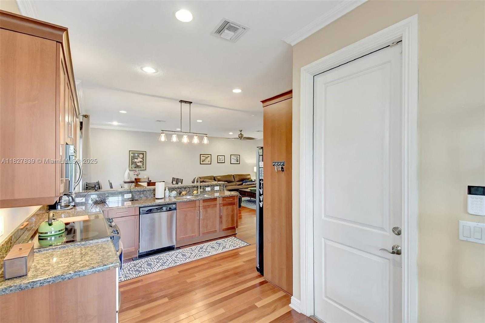 Small Image of 1110 SOUTH EAST 4TH AVE, Fort Lauderdale Number 16