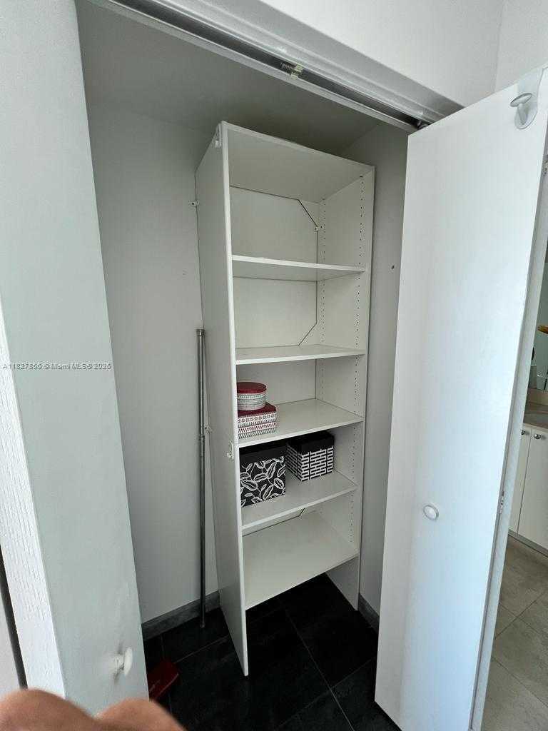 Small Image of 60 SOUTH WEST 13TH ST #3407, Miami Number 10