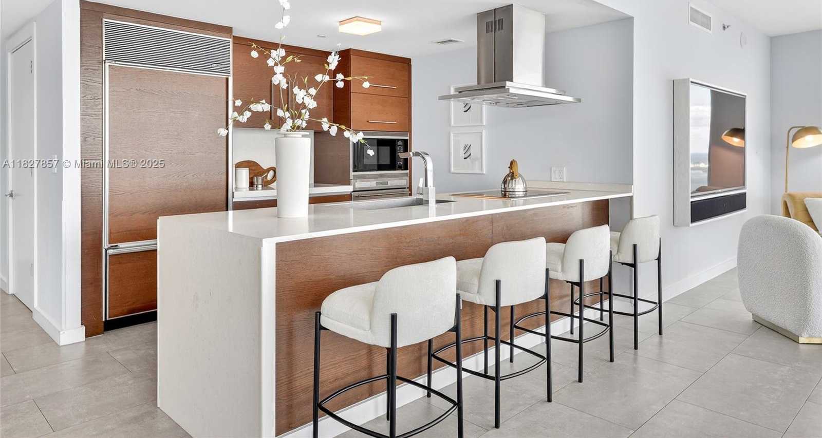 Small Image of 495 BRICKELL AVE #3901, Miami Number 10