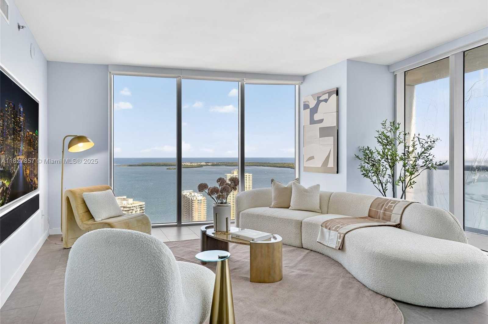 Small Image of 495 BRICKELL AVE #3901, Miami Number 11