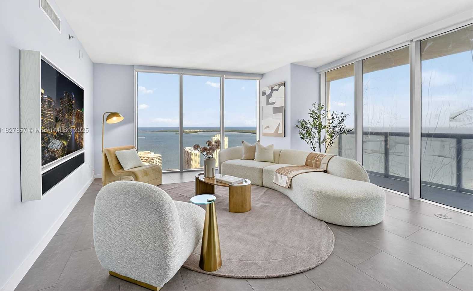 Small Image of 495 BRICKELL AVE #3901, Miami Number 12