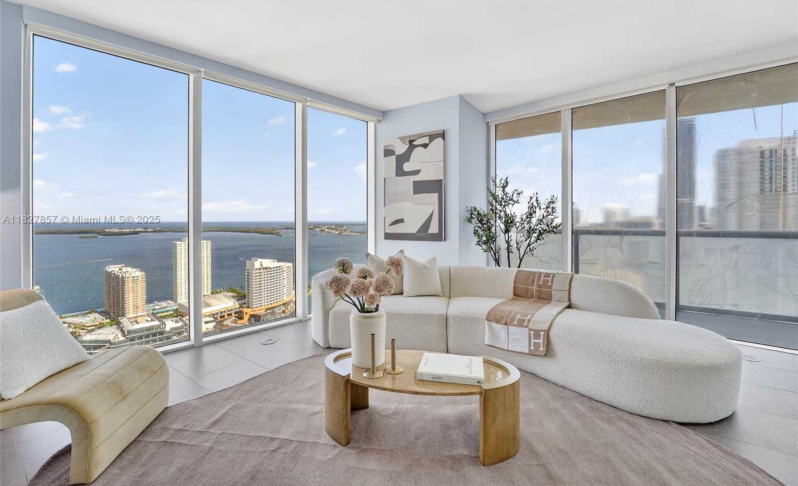 Small Image of 495 BRICKELL AVE #3901, Miami Number 18