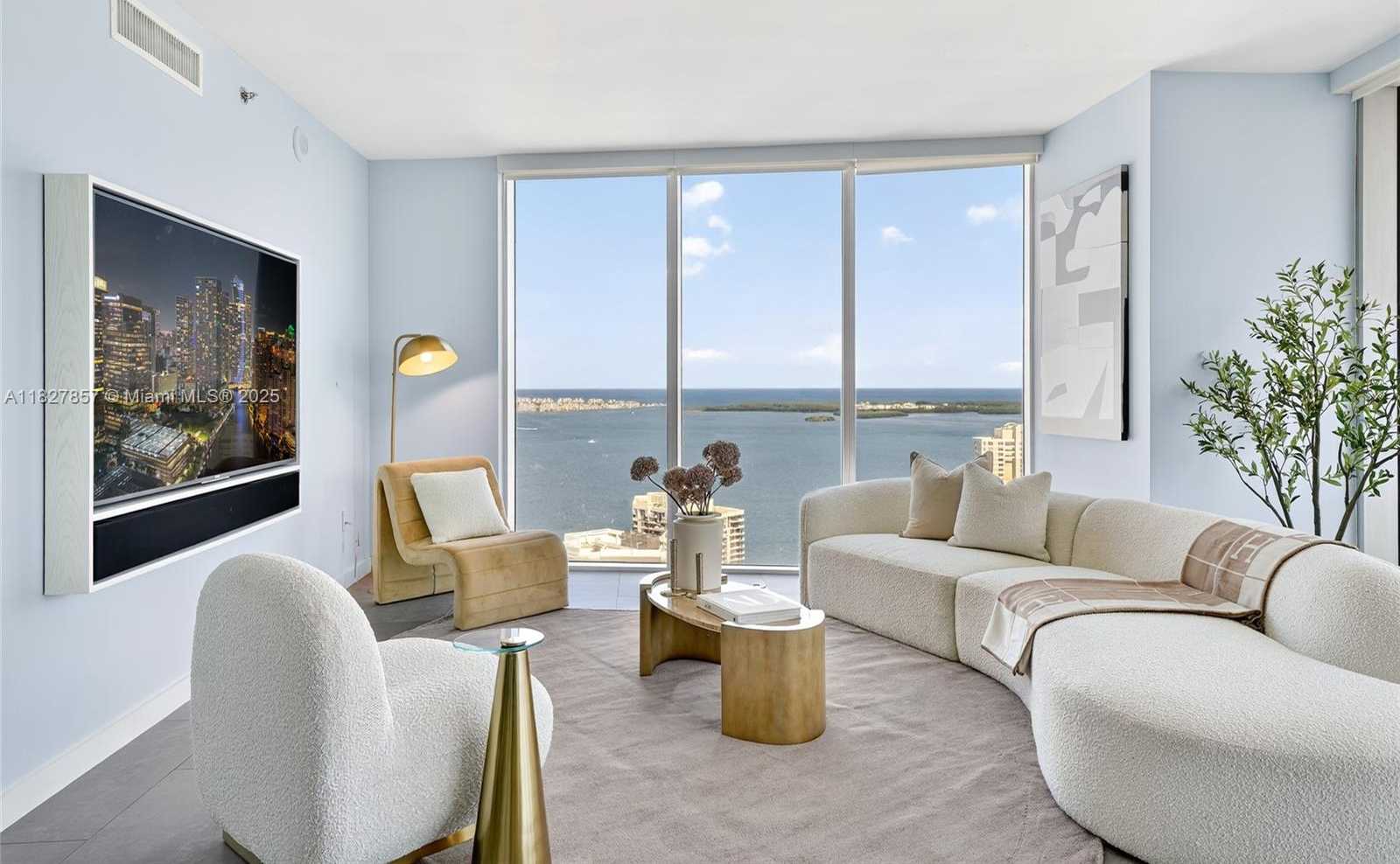 Small Image of 495 BRICKELL AVE #3901, Miami Number 2