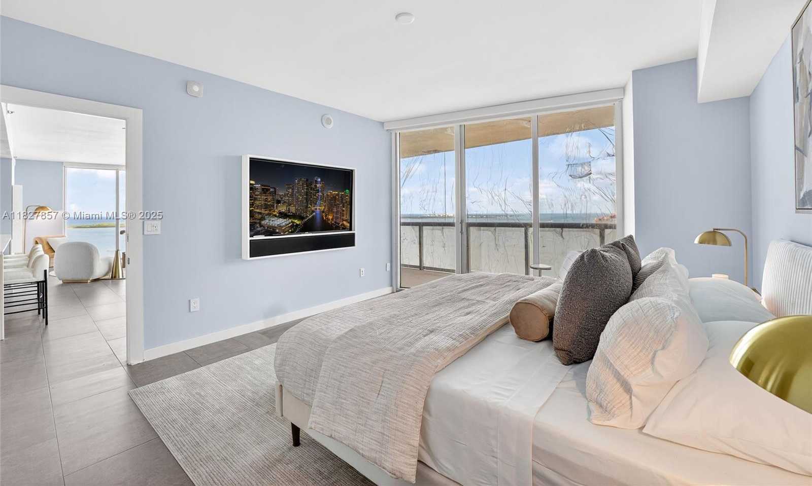 Small Image of 495 BRICKELL AVE #3901, Miami Number 23