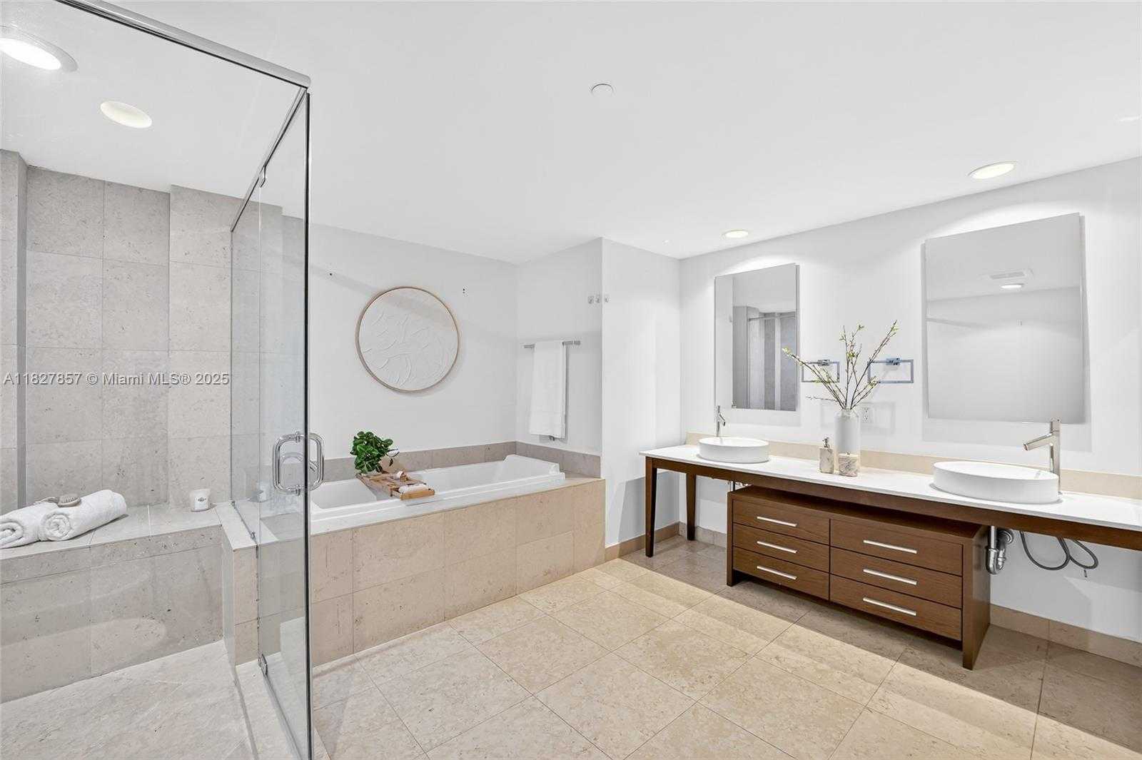 Small Image of 495 BRICKELL AVE #3901, Miami Number 26