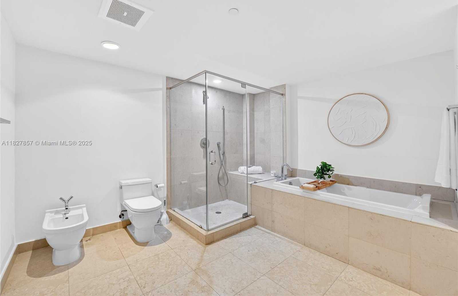 Small Image of 495 BRICKELL AVE #3901, Miami Number 27