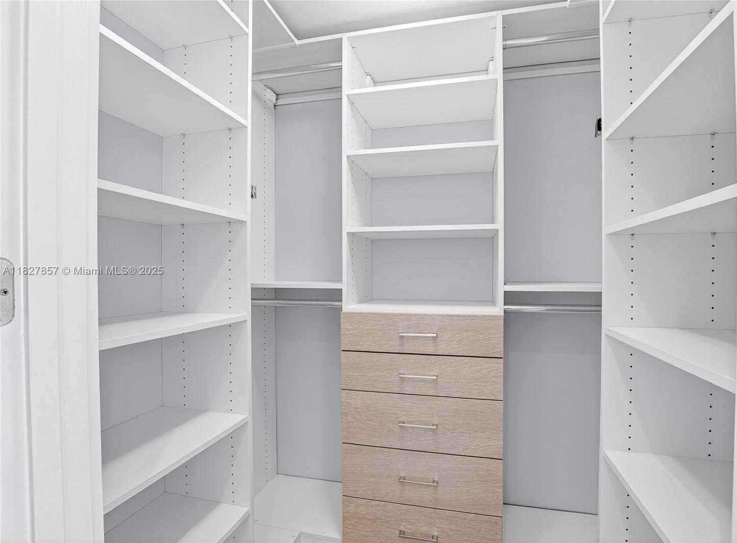 Small Image of 495 BRICKELL AVE #3901, Miami Number 28